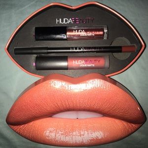 Huda Beauty mini liquid matte lipstick set